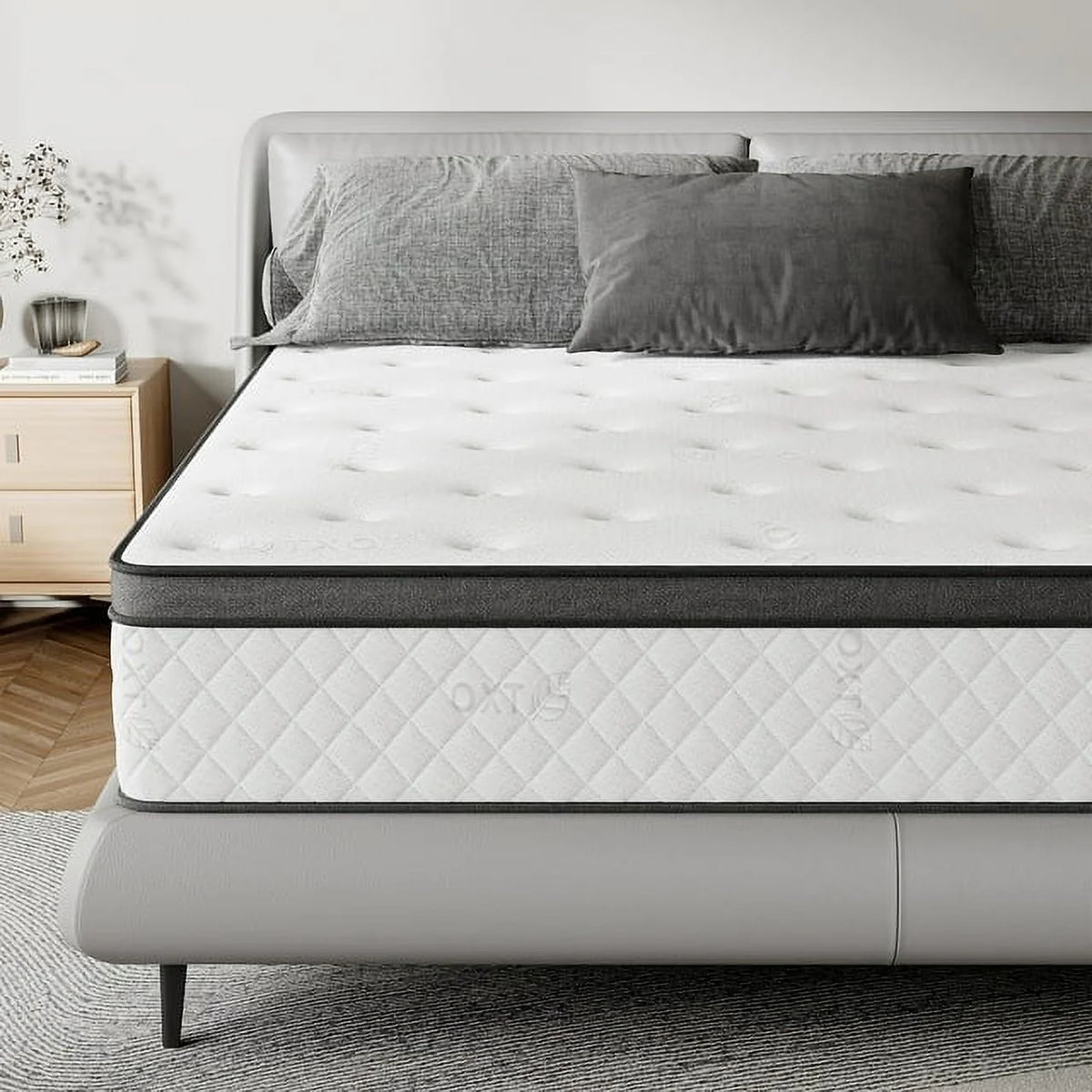 12 Inch Memory Foam Innerspring Hybrid Queen Mattress Y524924